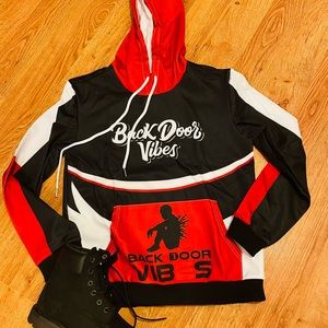 Pull over Back Door Vibes hoodie run small